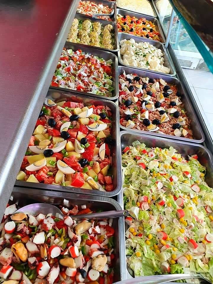 Bandejas de ensaladas variadas
