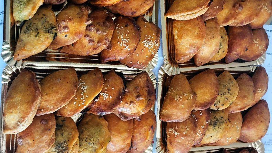 Empanadas criollas recién horneadas, Te monto el pollo, San Vicente del Raspeig
